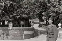 Bob at entrance to US Air Force HQ at Saffron Walden Grammar School 1945 IMG_3241