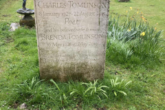 Tomlinson  memorial